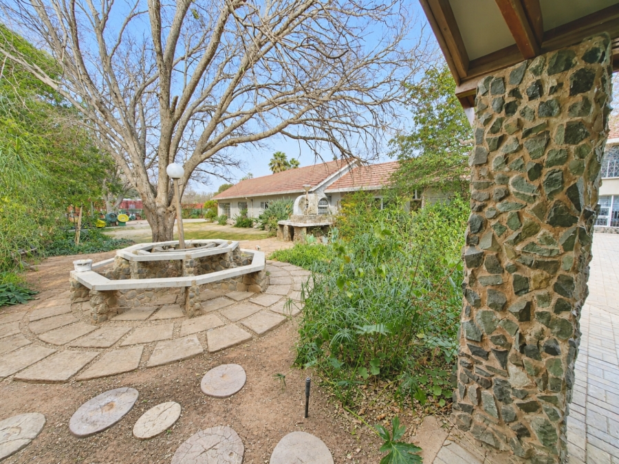 6 Bedroom Property for Sale in Delareyville North West